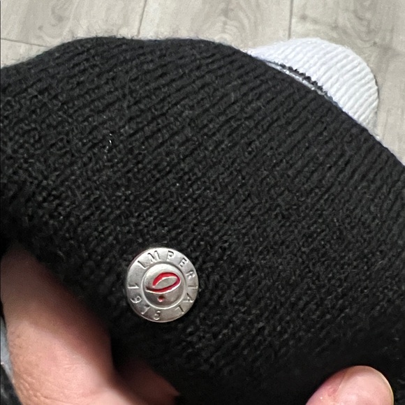 Black and White Kings Beanie with Pom toque - Picture 3 of 8